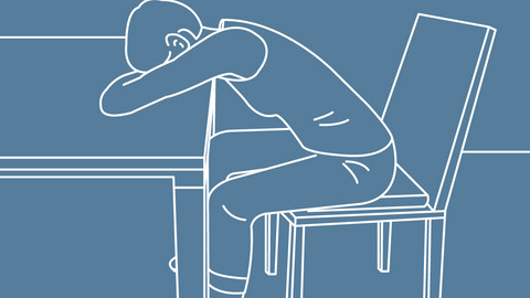 Atemerleichternde Stellungen: Tischsitz Grafische Darstellung einer Person, die auf einem Stuhl sitzt, die Arme vor sich auf den Tisch gelegt und den Kopf darauf abgelegt