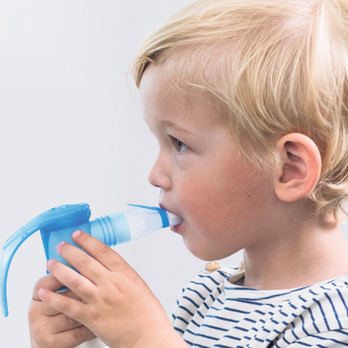 Nicht immer akzeptieren Kinder die Inhalation und verweigern diese