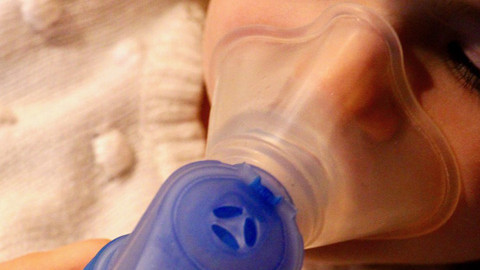 Warum sich inhalieren lohnt? Petra Warth sagt, "die Kinder können so den Schleim besser abhusten." 