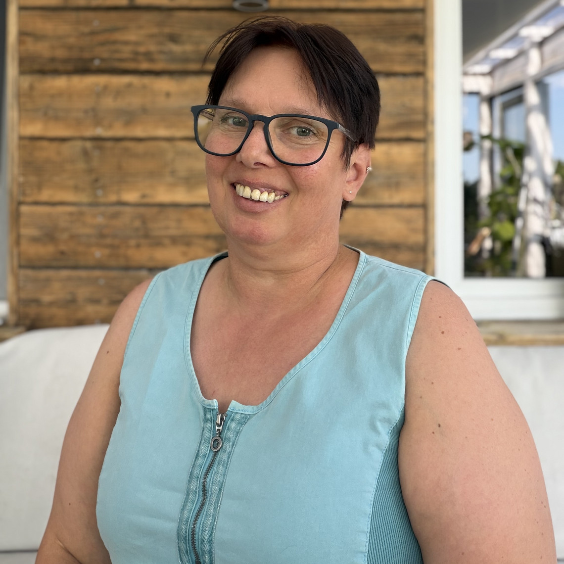 Kein Urlaub mit COPD? Eine Betroffene über Gründe & Alternativen Porträt von Monika