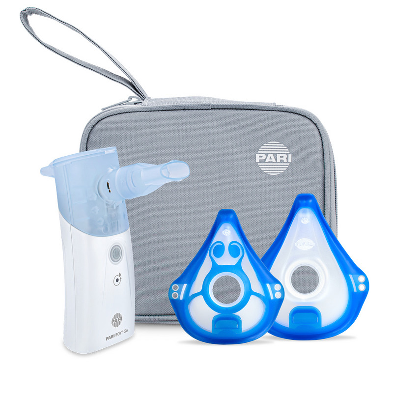 PARI BOY Go inhaler with two masks and a carry bag for mobile inhalation therapy.