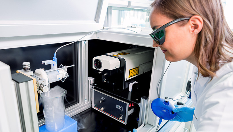 Laser vibrometer Laser vibrometer to analyze the vibration of the mesh.