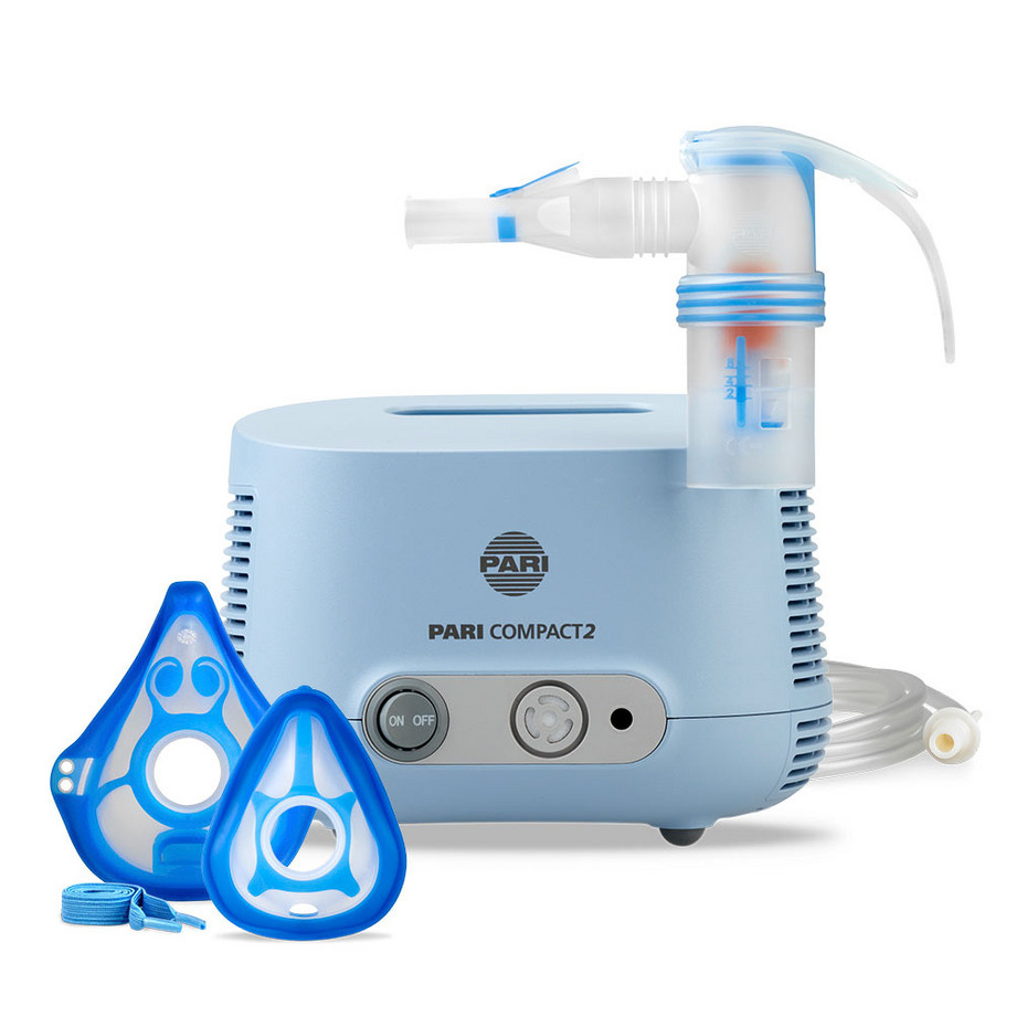 COMPACT2 mit Babymaske, Kindermaske und Schlauch Produktabbildung – Die Abbildung zeigt das PARI COMPACT2 Inhaliergerät mit seiner Ausstattung, bestehend aus PARI LC SPRINT COMPACT Vernebler, PARI Babymaske soft, PARI Kindermaske soft, Mundstück universell und Anschlussschlauch.