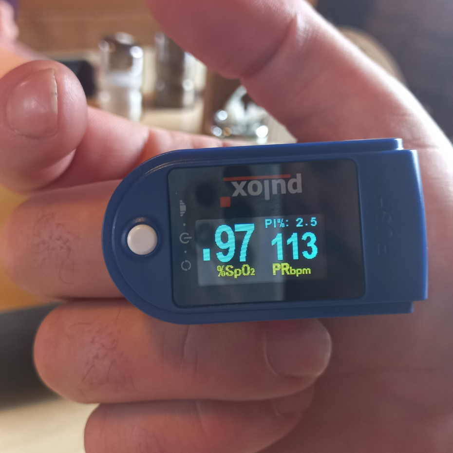 Nahaufnahme eines Geräts zur Erfassung der Sauerstoffsättigung