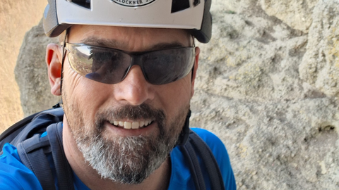 Nahaufnahme von Bernhard Kaut am Klettersteig Riegersburg