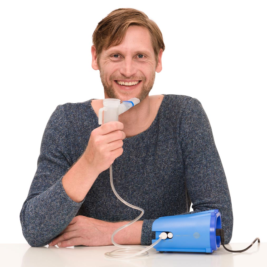 Inhalieren-mit-dem-PARI-COMPACT.jpg