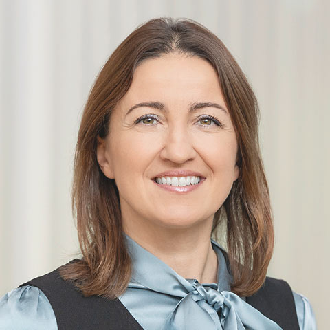 Dr. Jasmina Hasanbegovic, Director of Human Resources Recruiting. Focus: managers
