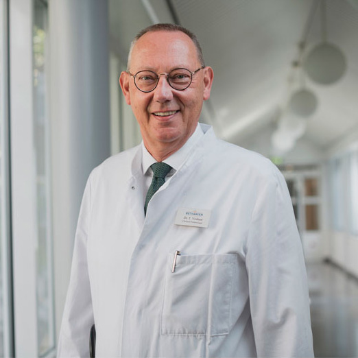 Titel	Dr. Thomas Voshaar