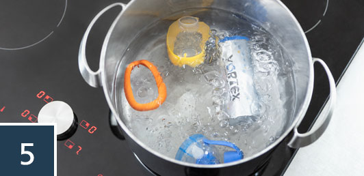 Alternatively, you can also disinfect the VORTEX in boiling water